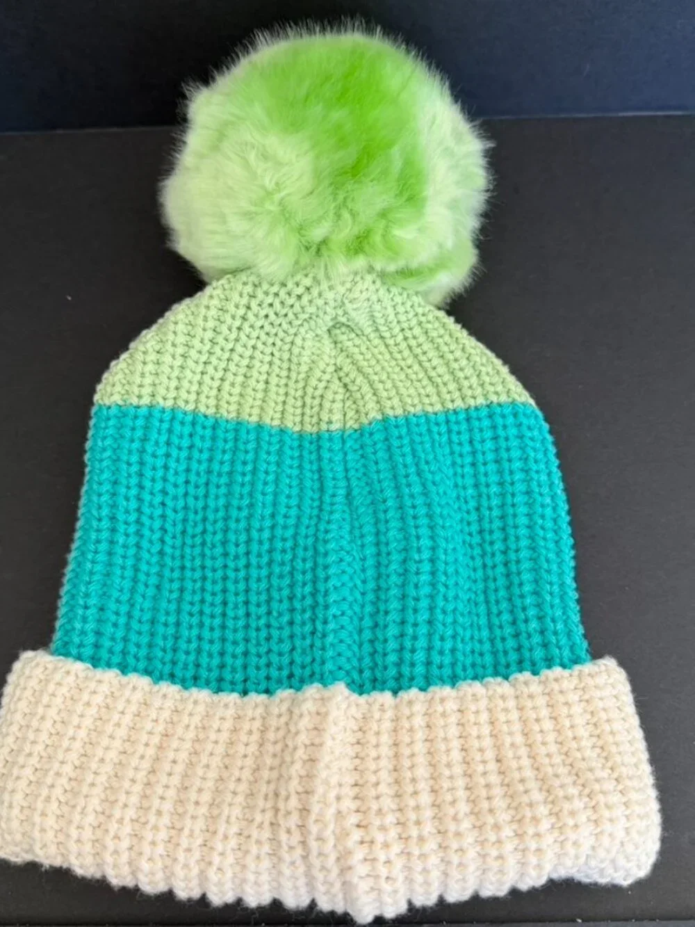 Disney X Love Your Melon Tiana Princess and the Frog Detachable Pom Beanie NEW
